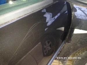 We clean scratches from a car body